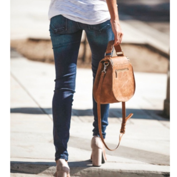 MALORY Classic Dark Wash Skinny Jeans - Picture 6 of 7